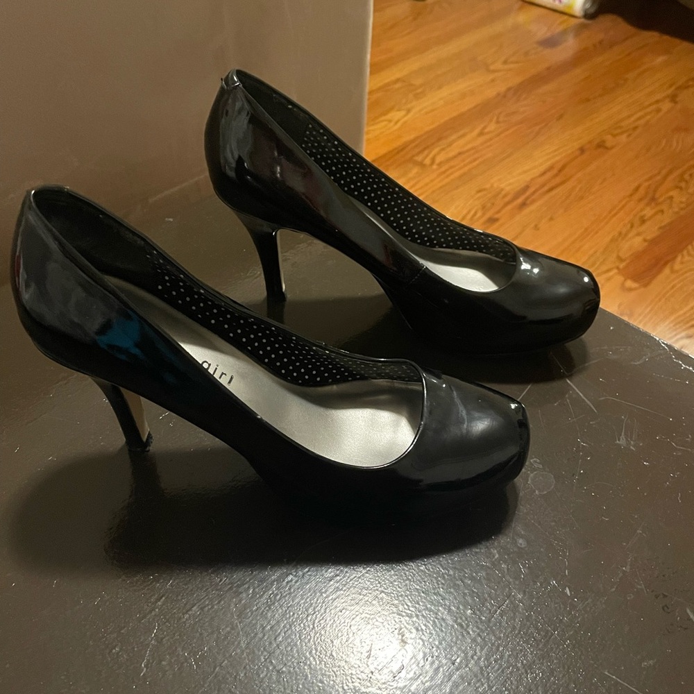 Madden Girl Black Patent Leather Pumps - Perfect condition - size 7